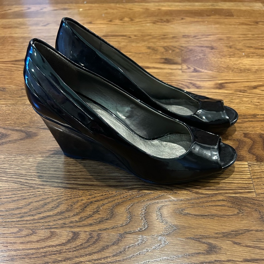 Black patent pumps